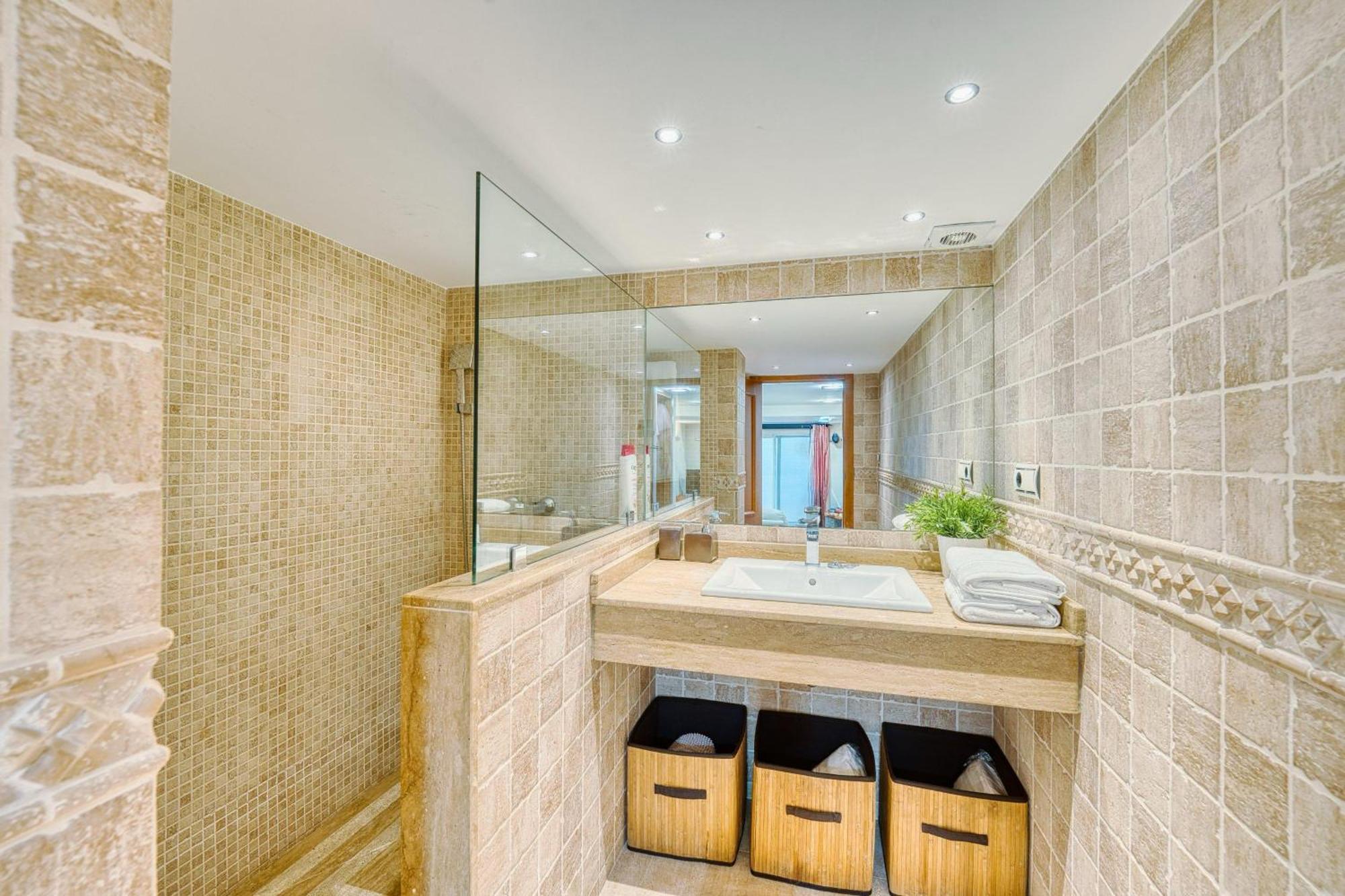 3068 Luxury Family Townhouse In Elviria, * Marbella